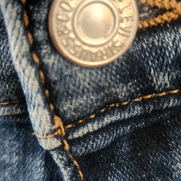 LEVI'S ~ MID LENGTH SHORTS ~ SIZE 31 - Picture 5 of 12